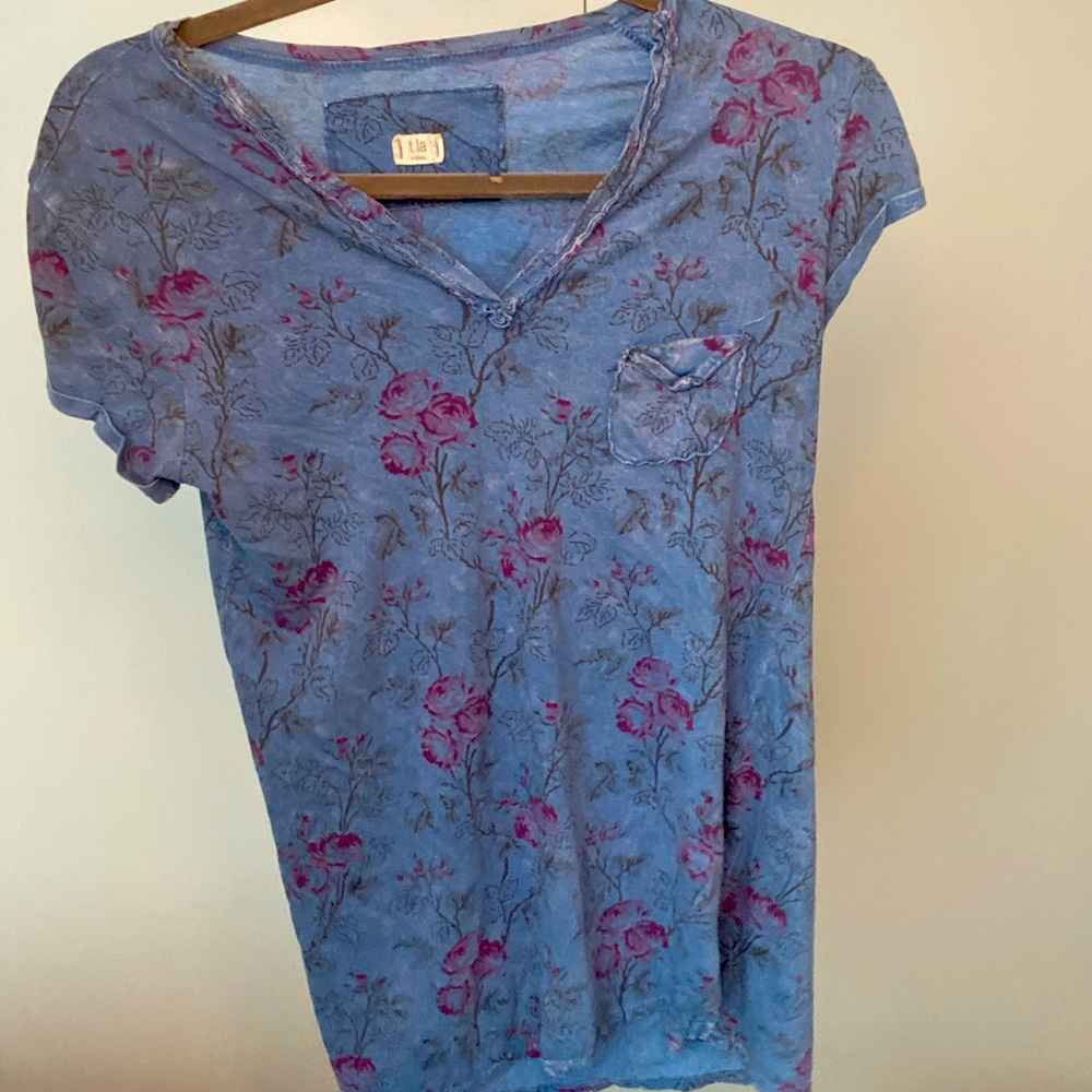ANTHROPOLOGIE v-neck!